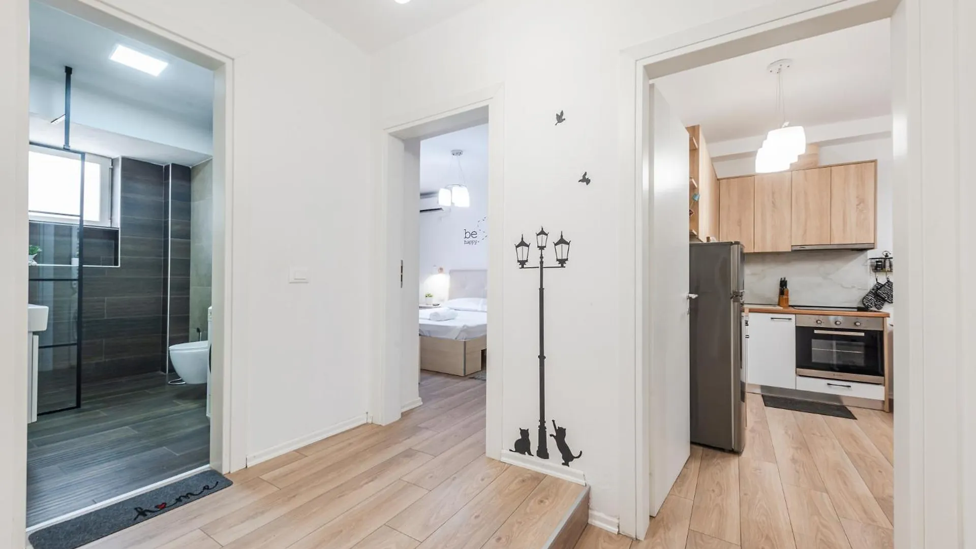Noir Apartment By Kondo Stays Τίρανα